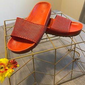 Frye Lily retail $198 never worn!